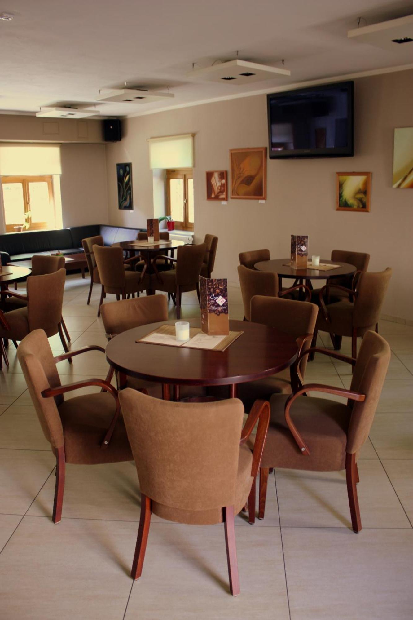 Penzion A Caferestaurant U Lavky Chrudim Dış mekan fotoğraf